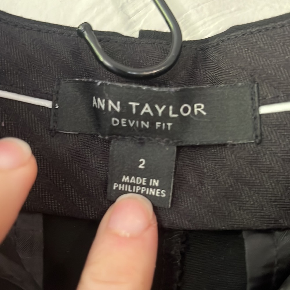 Ann Taylor Devin Fit Black Pants - Picture 3 of 5